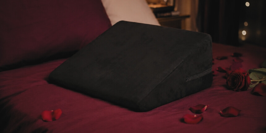 Desirel Magic Pillow review for couples and better positioning | Sex Shop Ireland Desirel.ie